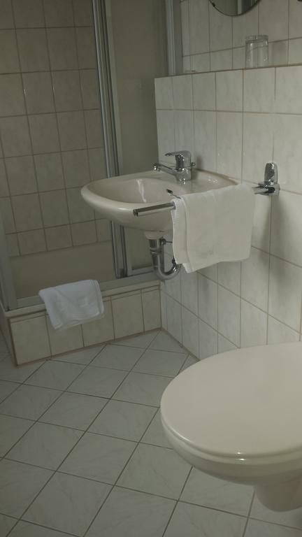 Hotel Restaurant Platamon Feuchtwangen Δωμάτιο φωτογραφία