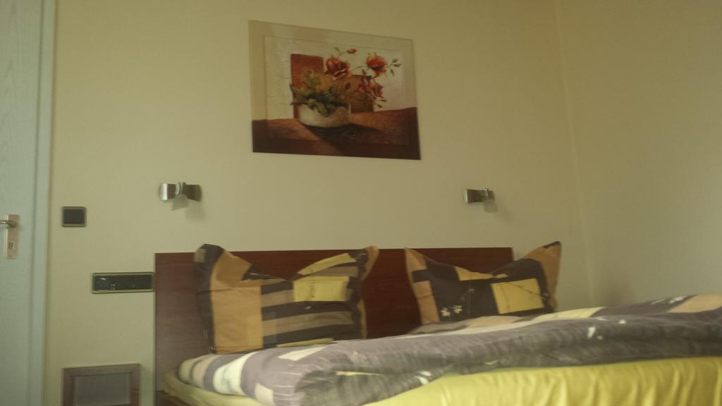 Hotel Restaurant Platamon Feuchtwangen Δωμάτιο φωτογραφία